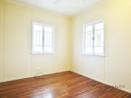 Highset home in convenient Northside location - Photo 3