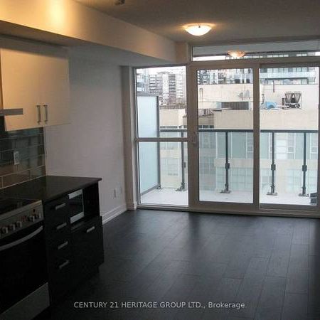 Yonge/Eglinton-Freshly Painted Bright 1Bd+Den w Locker - Photo 1