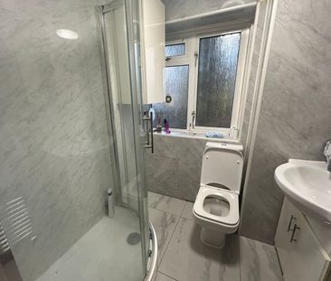 2 Bed Maisonette, The Weymarks, N17 - Photo 4