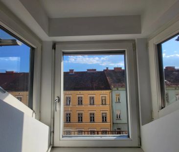 Zentrum - Balkon- Traum Ausblick - großzügige 2-Zimmer-Wohnung - 78... - Photo 5