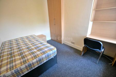 6 bedroom terraced house to rent - Photo 2