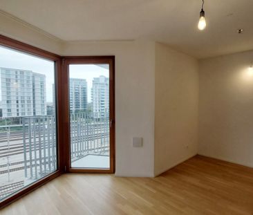 Sonnwendviertel: 1-Zimmer-Wohnung mit Balkon im 12. OG – Fitnessrau... - Foto 2