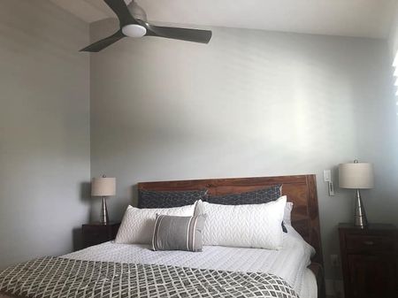 Amazing 3bed, 3bath Duplex located in the lower mission Hospital area. - Photo 5