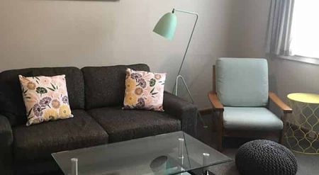 Fully furnished apartment near hospital - Photo 2
