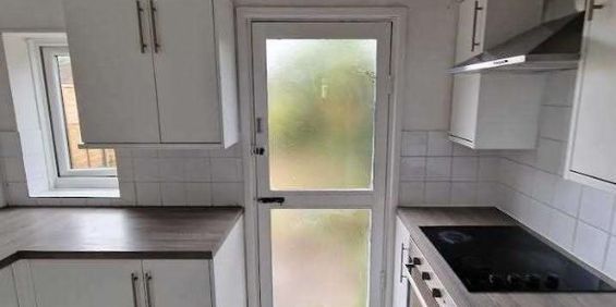 Newcombe Road, Southampton, SO15 - Photo 3