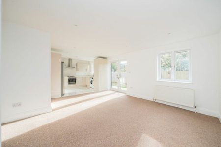 Kavsan Place, Cranford, TW5 - Photo 2