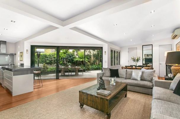 Spacious Family home in the heart of Bondi Junction - Photo 1