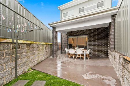 Three Bedroom Home 6 month lease only - Photo 3