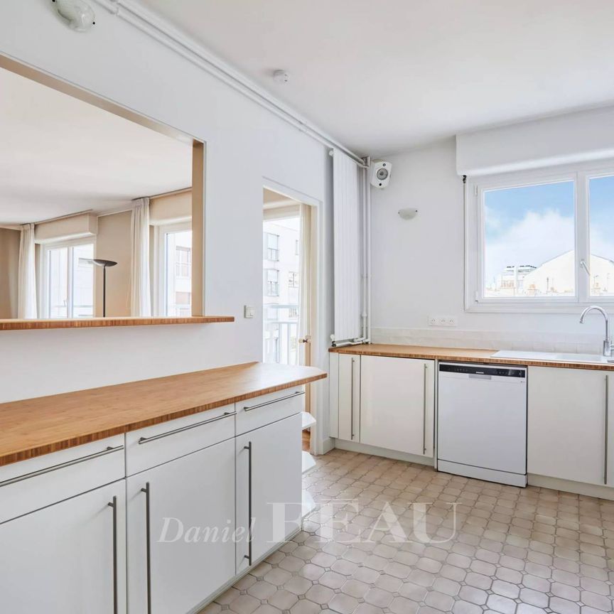 Location appartement, Paris 16ème (75016), 3 pièces, 99.2 m², ref 86201171 - Photo 1