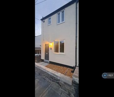 2 bedroom semi-detached house to rent - Photo 2