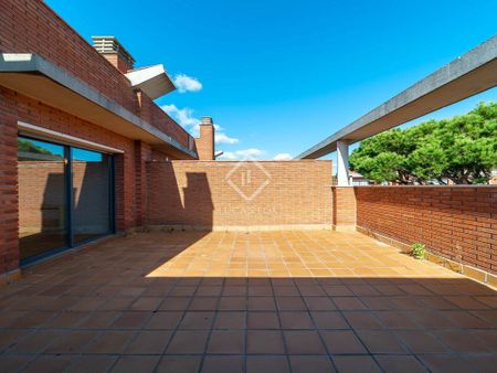 Luxury Villa for rent in Gavà, Spain - Photo 4