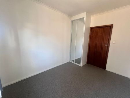 Cozy Two Bedroom Home - Photo 5