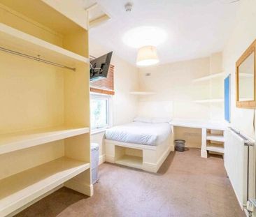 Room 4, 16 Claremont Terrace - Photo 3