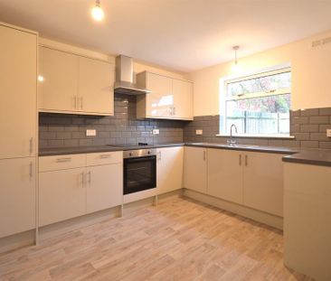 3 bedroom end of terrace house to rent - Photo 6