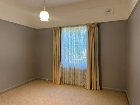 Lovely Home on One Acre Block - Photo 5