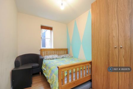 3 bedroom penthouse to rent - Photo 4