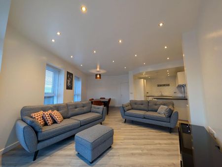 2 bedroom penthouse to rent - Photo 3