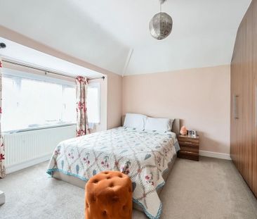 4 Bed Semi-Detached House, Parkfield Crescent, HA2 - Photo 4