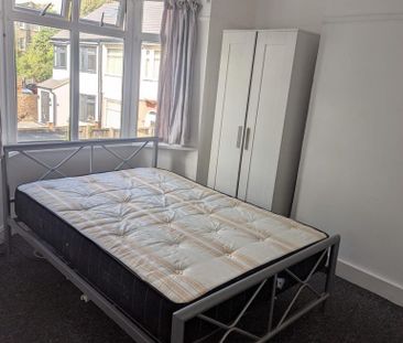 1 bedroom in a house share to rent - Photo 1
