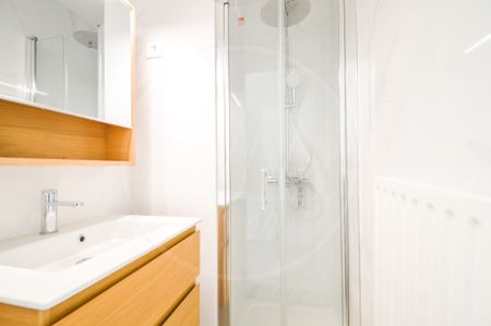 Villeneuve Loubet, F1 ou petit 2P de 23 m² parfait état, vue mer, avec loggia, piscine et parking - Photo 4