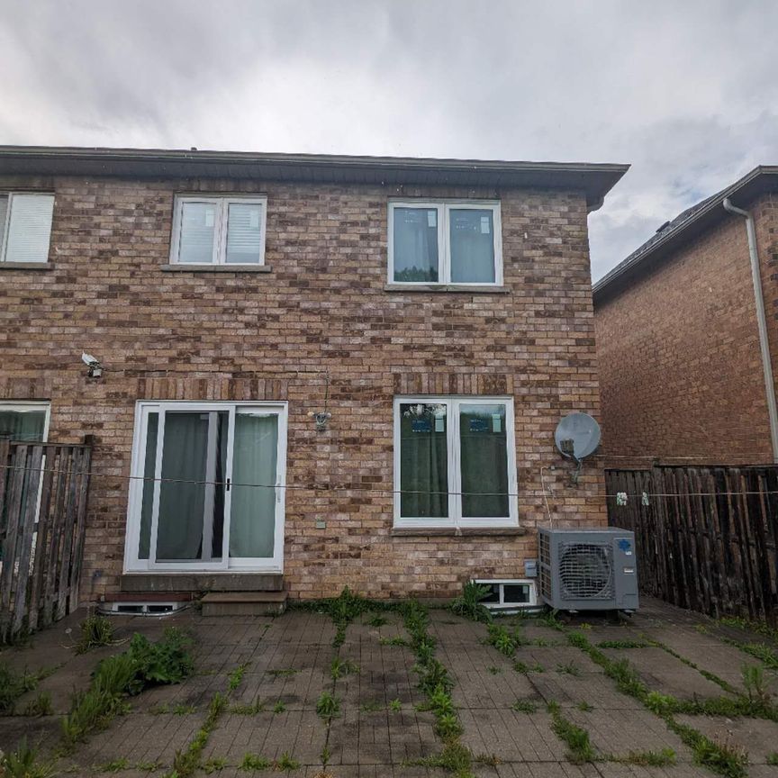 For Lease - 727 Caboto Trail, Markham, Ontario - Photo 1