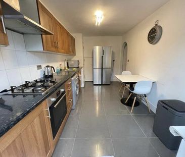 Room in a Shared Flat, Basin Approach, E14 - Photo 1