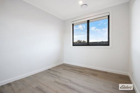 Brand new living close to School! - Photo 4