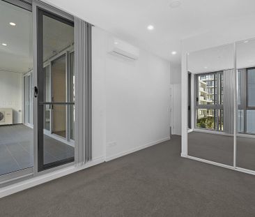 310/10 Aviators Way, Penrith - Photo 6