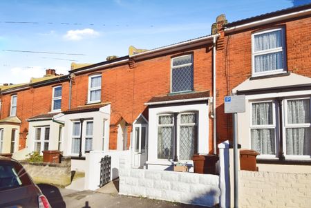 3 bedroom terraced house to rent - Photo 2