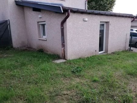 Studio Chamagnieu avec jardinet - Photo 2