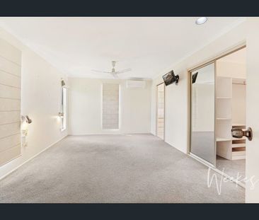 TIMELESS CHARM MEETS SPACIOUS LIVING! - Photo 4