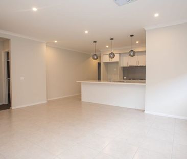 MODERN MONDO - Photo 1