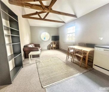 2 bedroom flat to rent - Photo 2