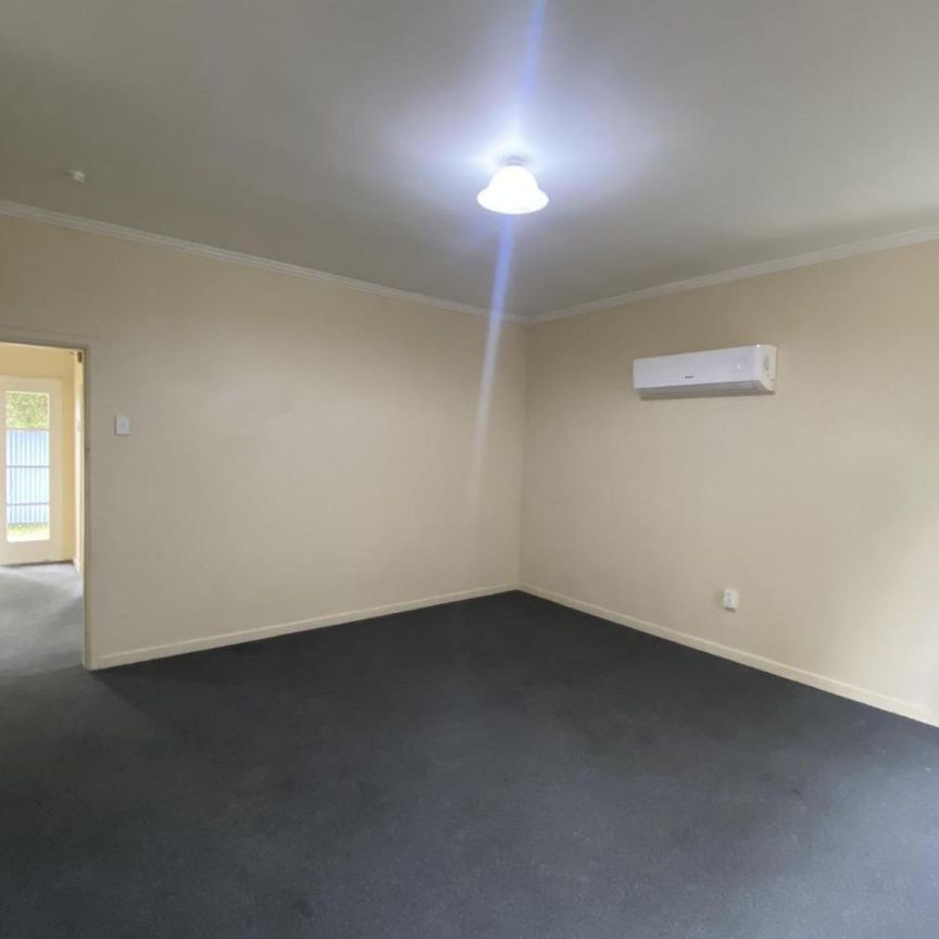 551 Tay Street, Hawthorndale - Photo 1