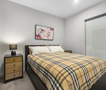 Stylish Furnished Apartment in the Heart of South Yarra - Photo 1