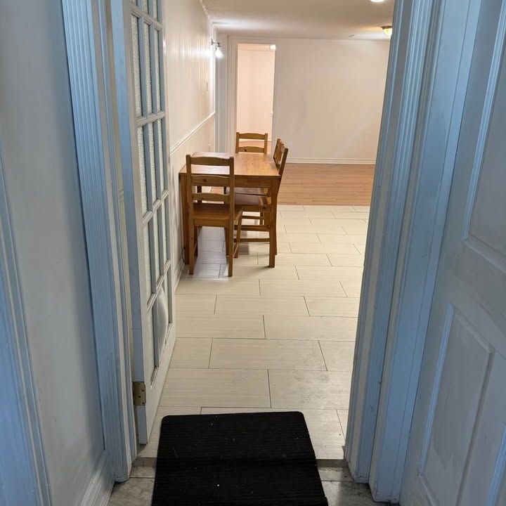 For Lease - 190 Cabana Drive Unit# B, Toronto, Ontario - Photo 1