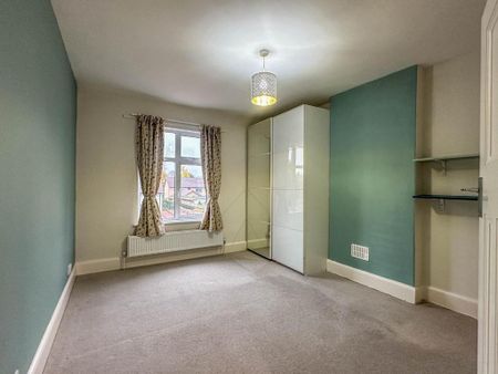 4 bedroom detached house to rent - Photo 4