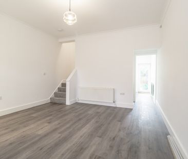 Merton Road, London, SW19 - Photo 4