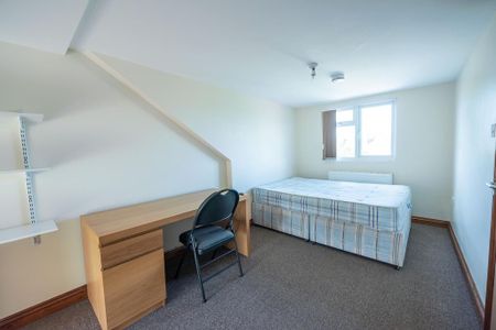 5 bedroom terraced house to rent - Photo 3