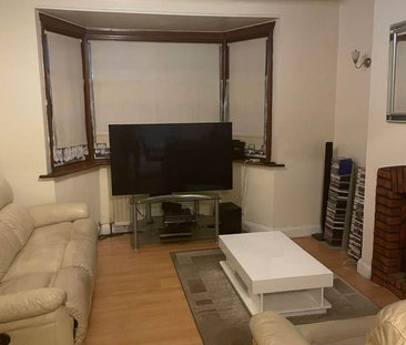 1 bedroom in a house share to rent - Photo 3