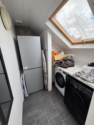 70 Flat 2 Headingley Avenue, Leeds, LS6 3ER - Photo 1