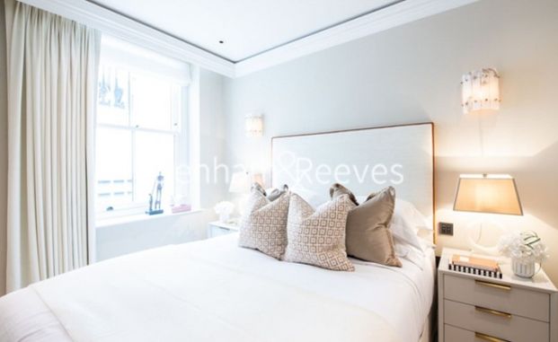 2 Bedroom flat to rent in Prince of Wales Terrace, Kensington, W8 - Photo 1