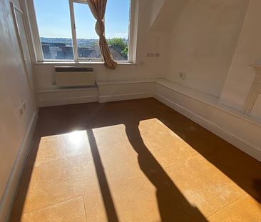 £850 PCM, Two Bedroom Second Floor Flat in Custom House, Dock View ... - Photo 1