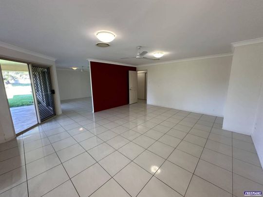 Lovely Established Home - Photo 1