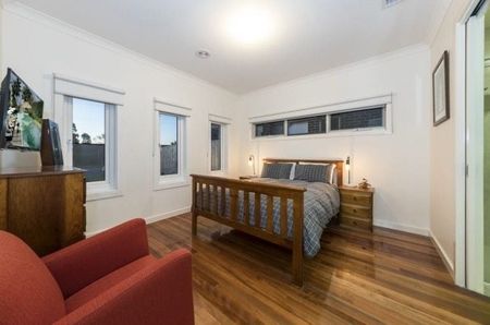 Elegance in Lalor! - Photo 3