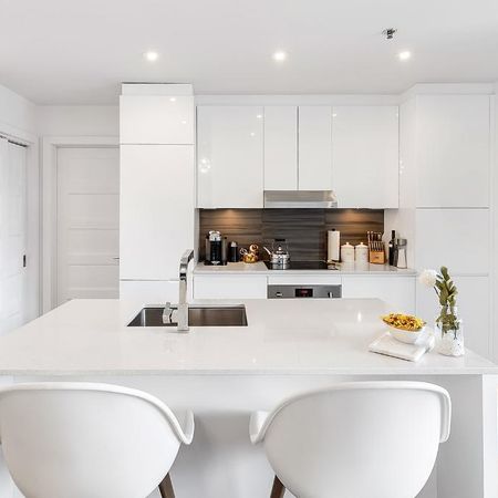 CONDO ENTIÈREMENT MEUBLÉ DISPONIBLE LE 01 NOVEMBRE - Photo 4