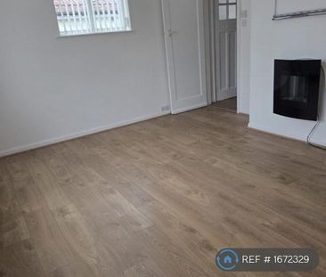 3 bedroom bungalow to rent - Photo 1
