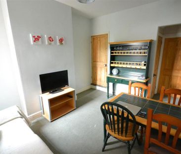 4 bedroom terraced house to rent - Photo 1
