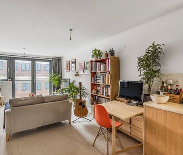 1 Bed Flat, Biggerstaff Road, E15 - Photo 4