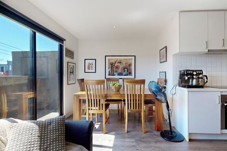 1/142 Melville Road, Brunswick West VIC 3055 - Photo 4